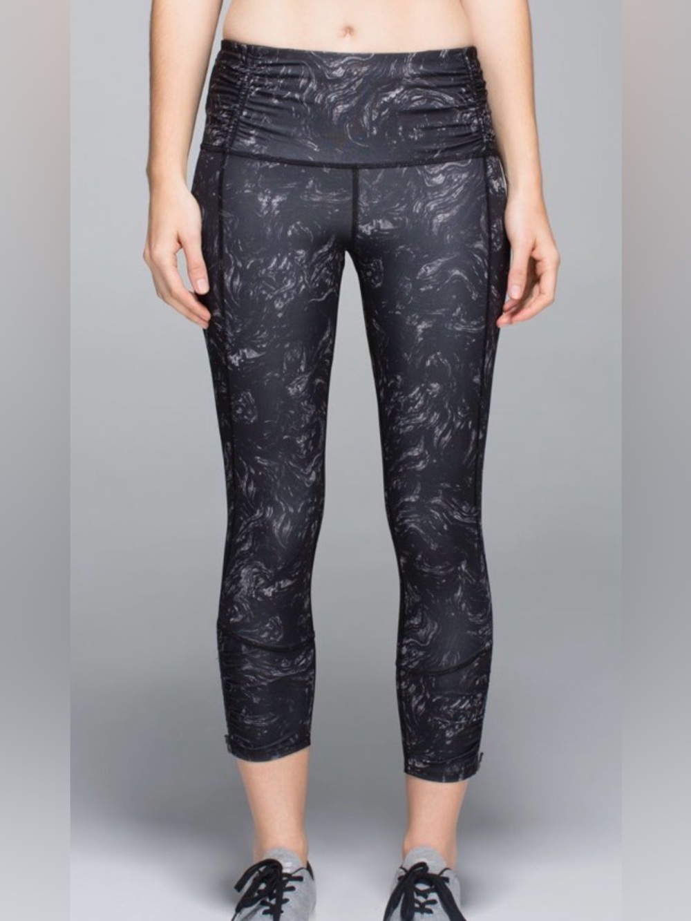 Lululemon Runday Crop Full-On Luxtreme Leggings - Picture 2 of 15